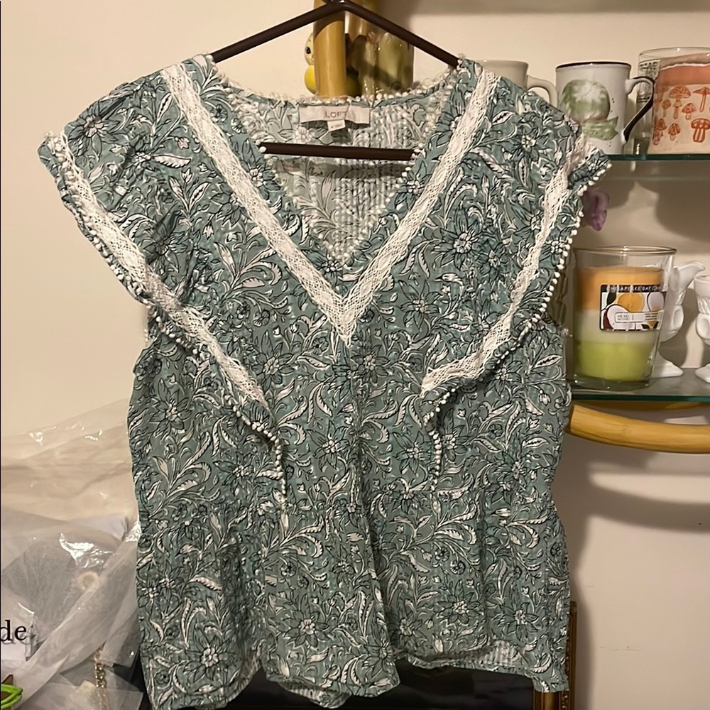 LOFT Women's Summer Top/Floral Lace Trim Top - Green